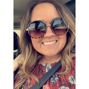 Meet your Posher, Raquel